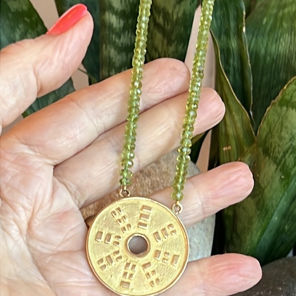 18 karat gold and peridot necklace - Picture 10 of 12